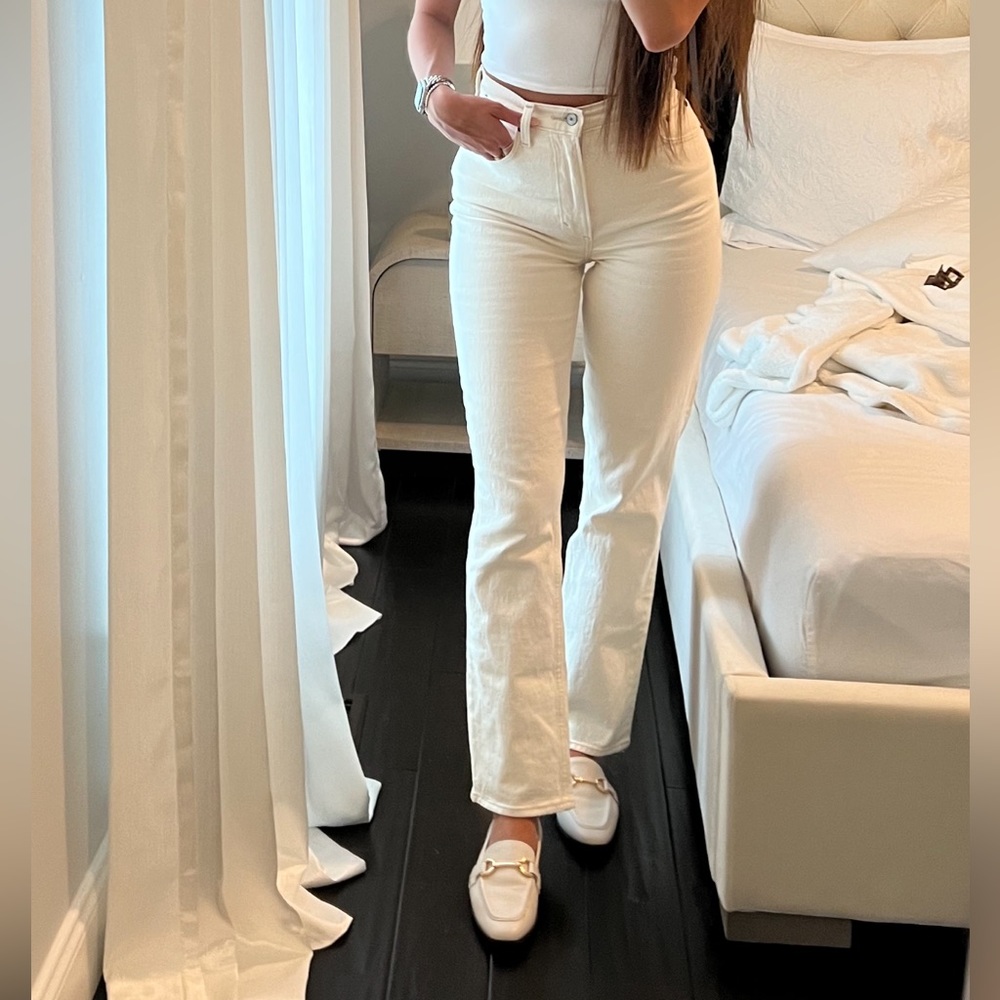 Abercrombie Curve Love Ultra High Rise Straight Jean